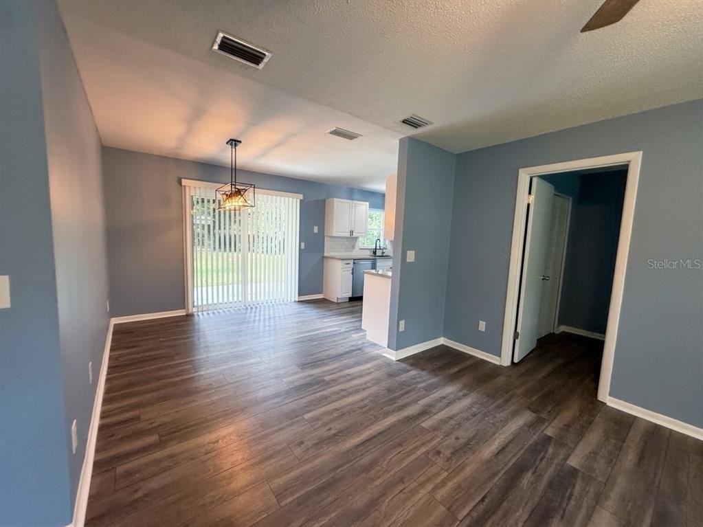 410 Albany Avenue - Photo 5