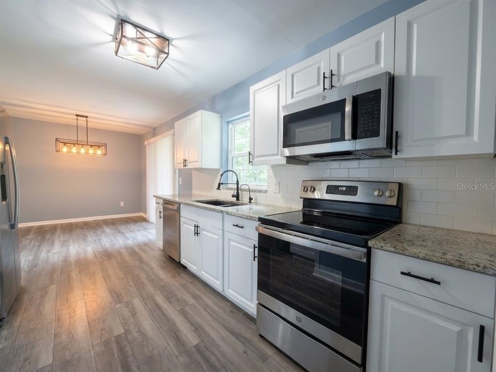 410 Albany Avenue - Photo 1