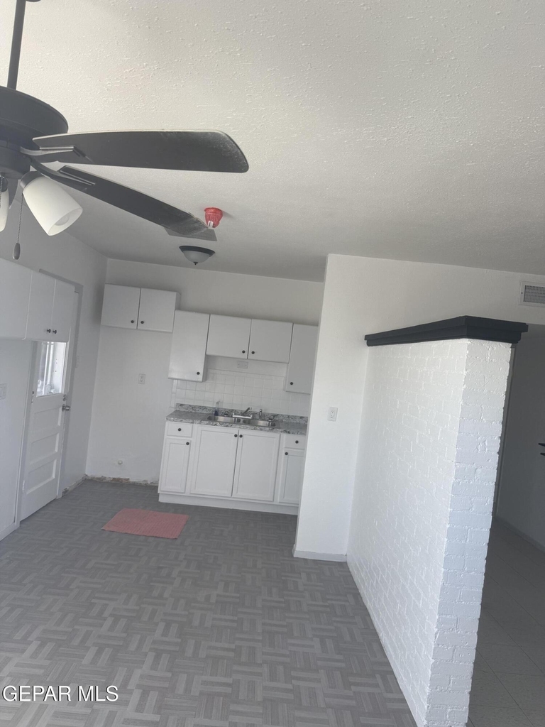 3720 Mountain Avenue W - Photo 2