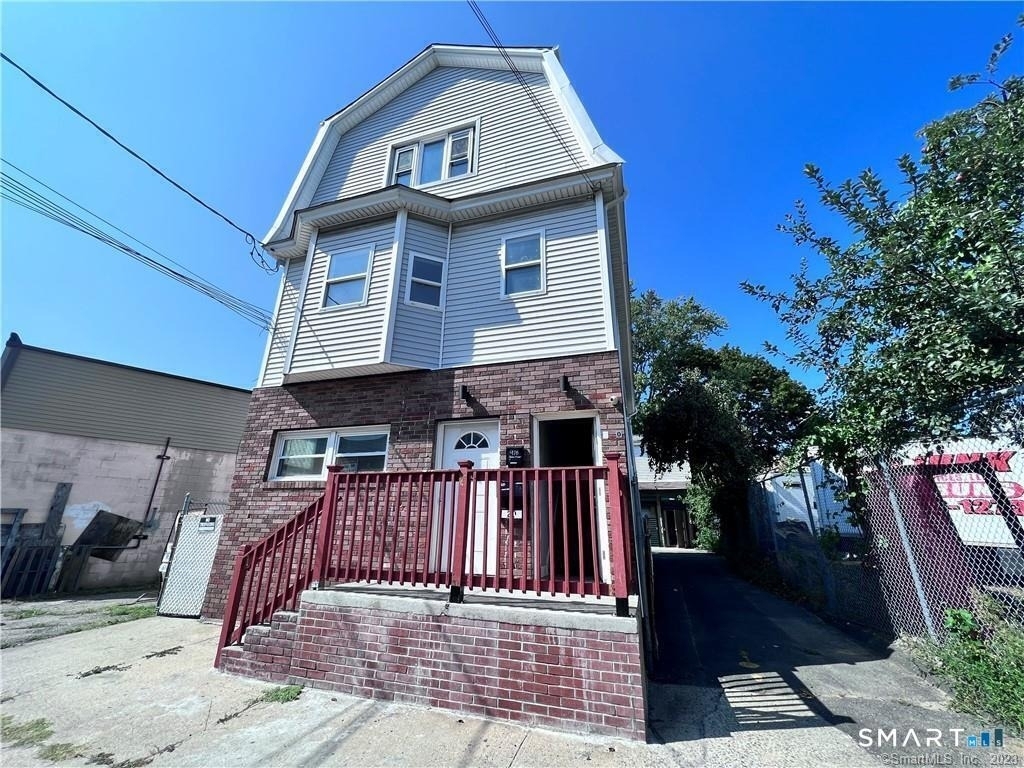 918 Maplewood Avenue - Photo 0