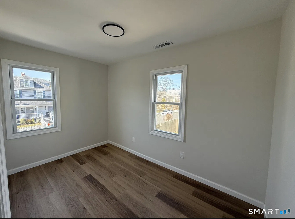 2 Center Avenue - Photo 6