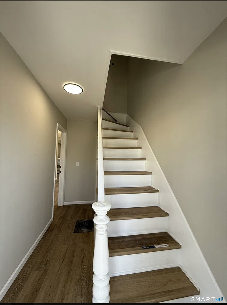 2 Center Avenue - Photo 8