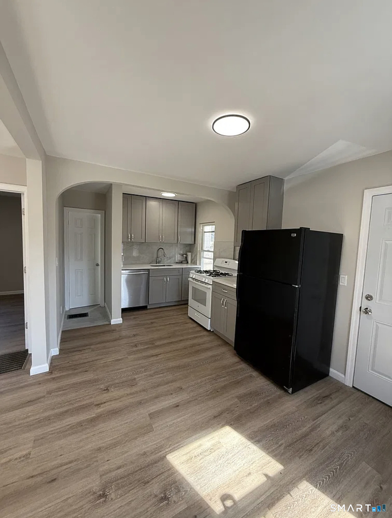 2 Center Avenue - Photo 1