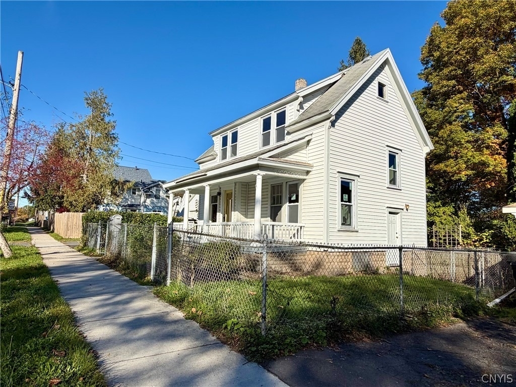210 Grant Avenue - Photo 3