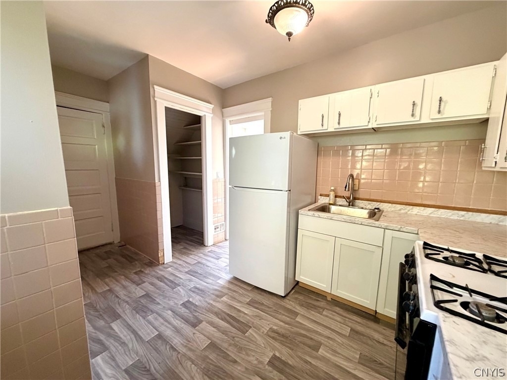 210 Grant Avenue - Photo 10