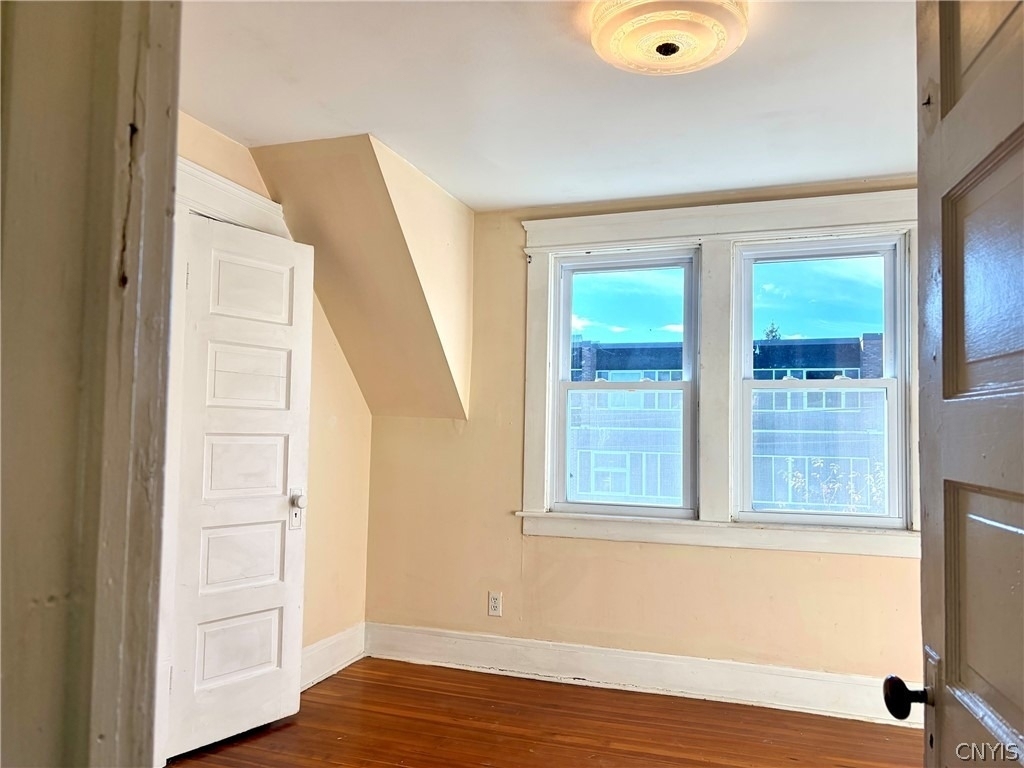 210 Grant Avenue - Photo 14