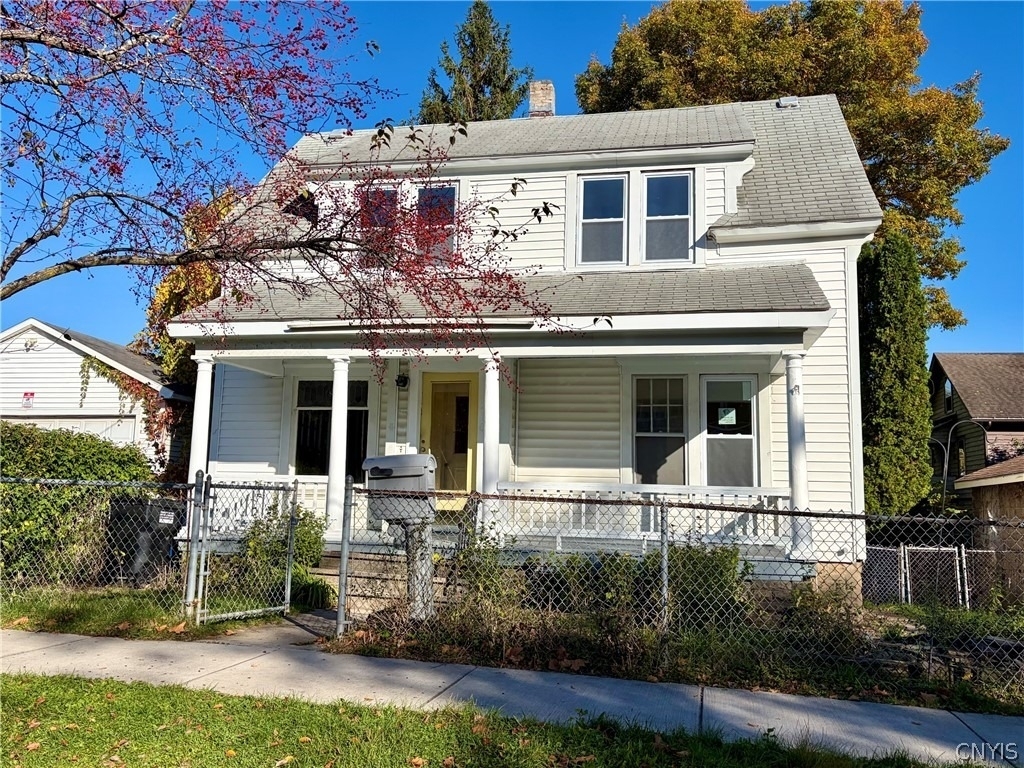 210 Grant Avenue - Photo 1