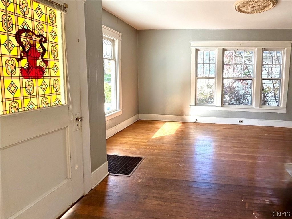 210 Grant Avenue - Photo 5