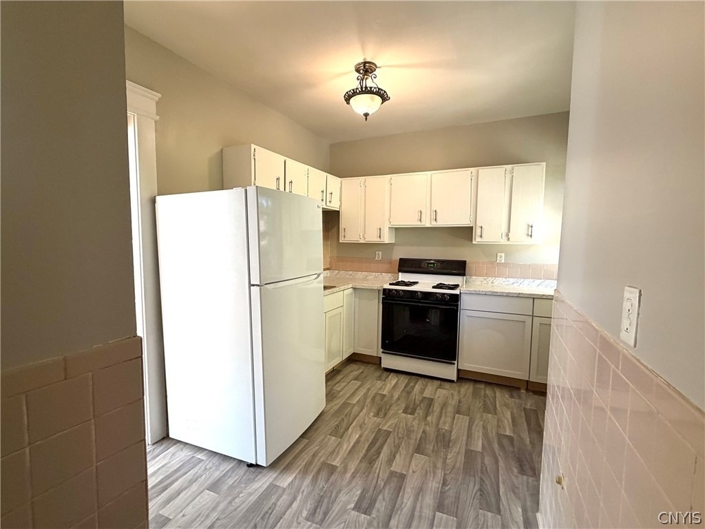 210 Grant Avenue - Photo 9