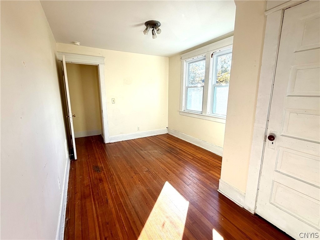 210 Grant Avenue - Photo 18