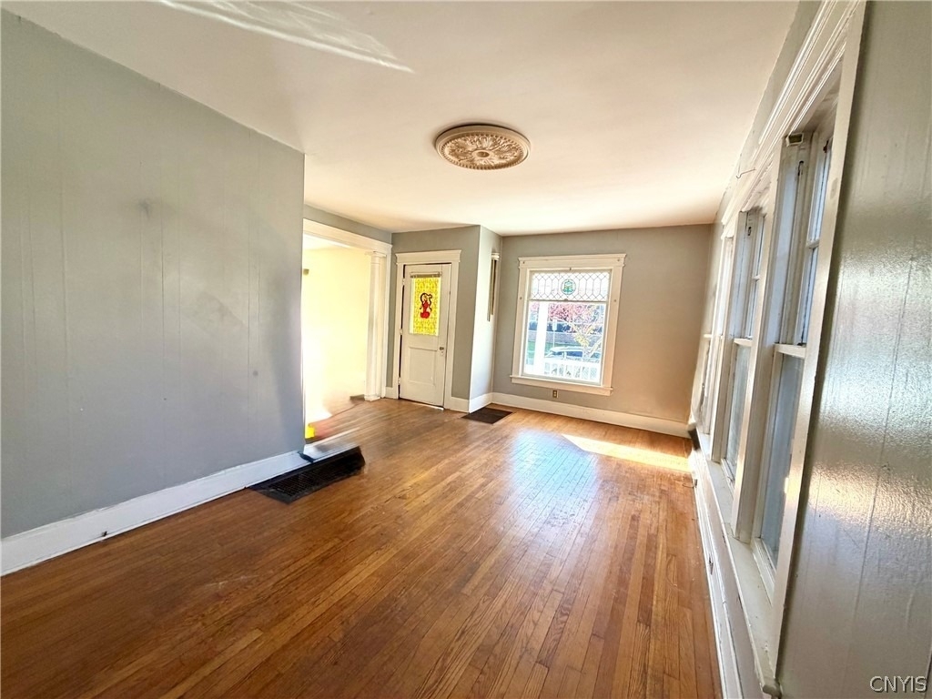 210 Grant Avenue - Photo 6