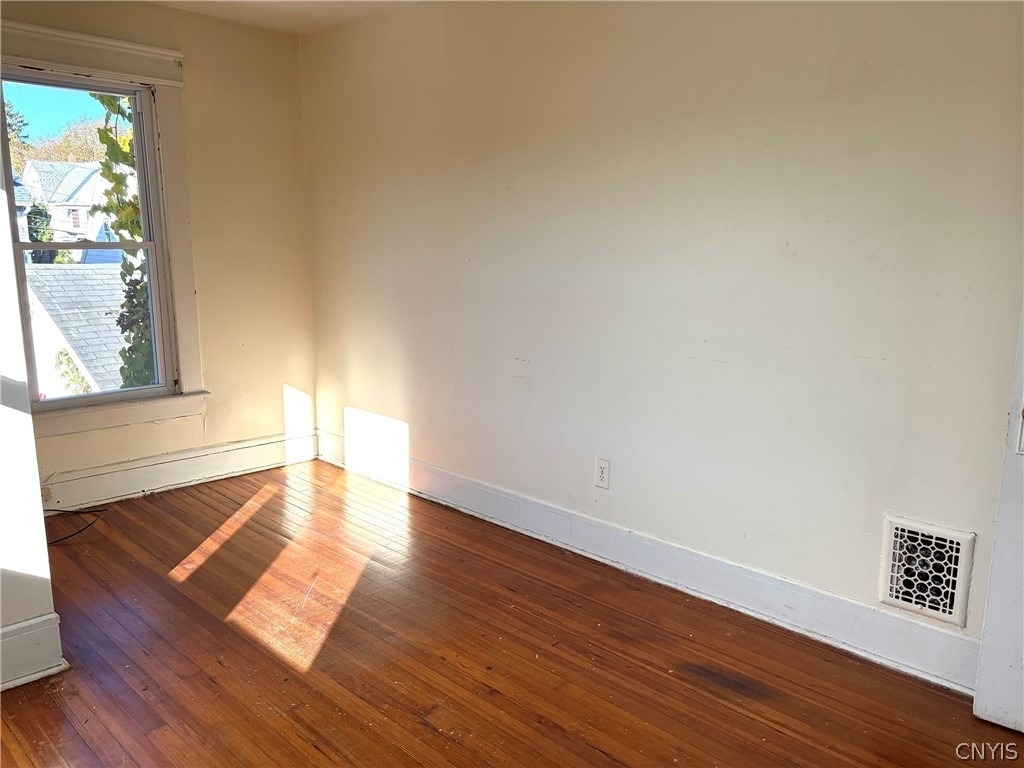 210 Grant Avenue - Photo 17