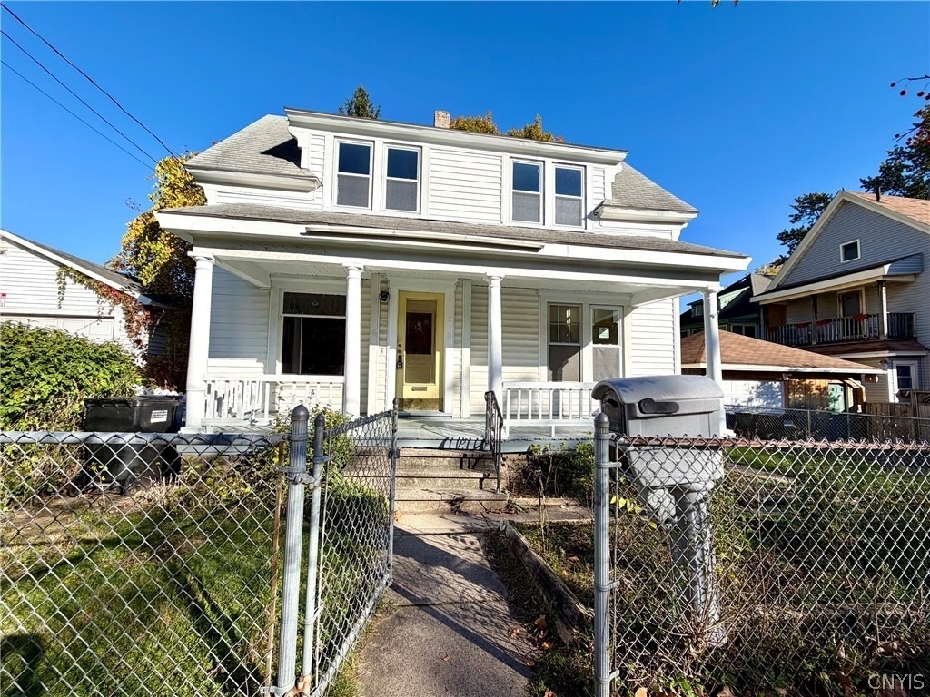 210 Grant Avenue - Photo 0