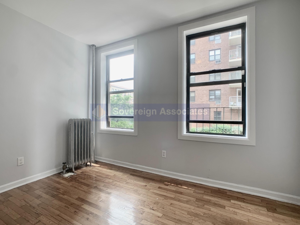 87 Post Avenue - Photo 3