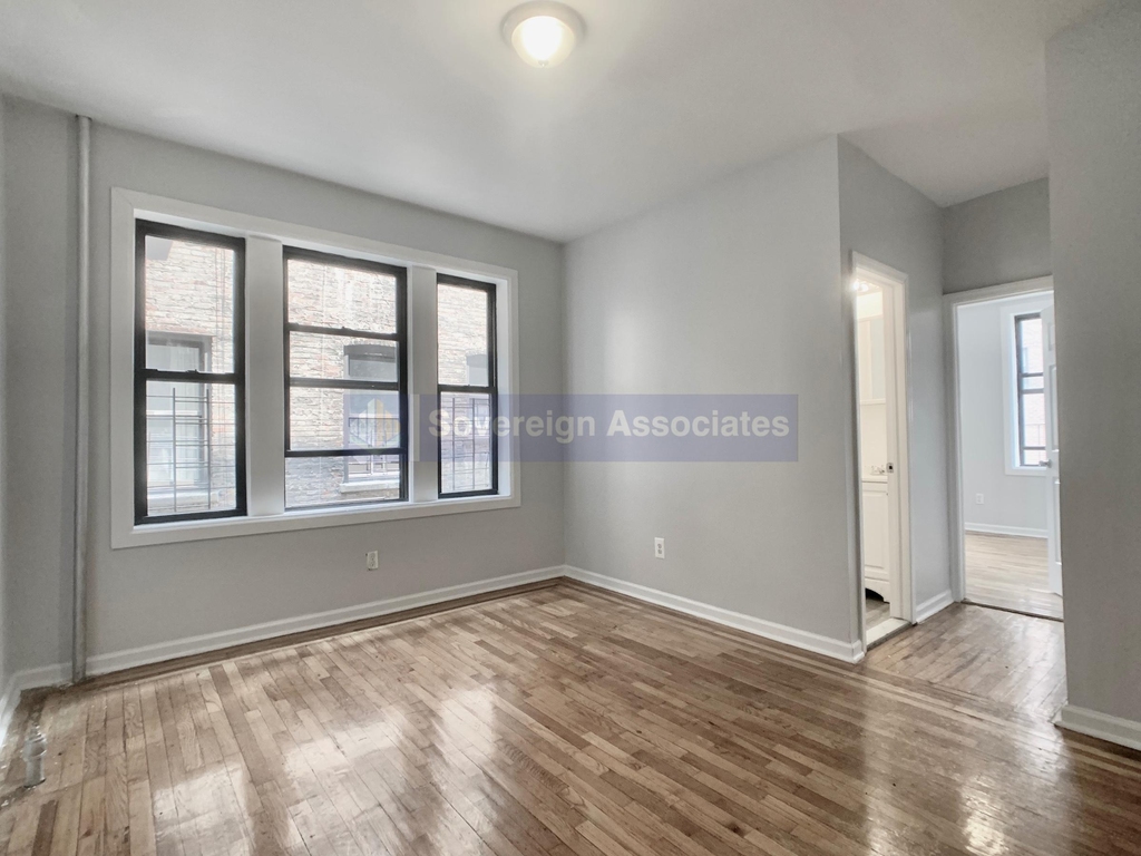 87 Post Avenue - Photo 1