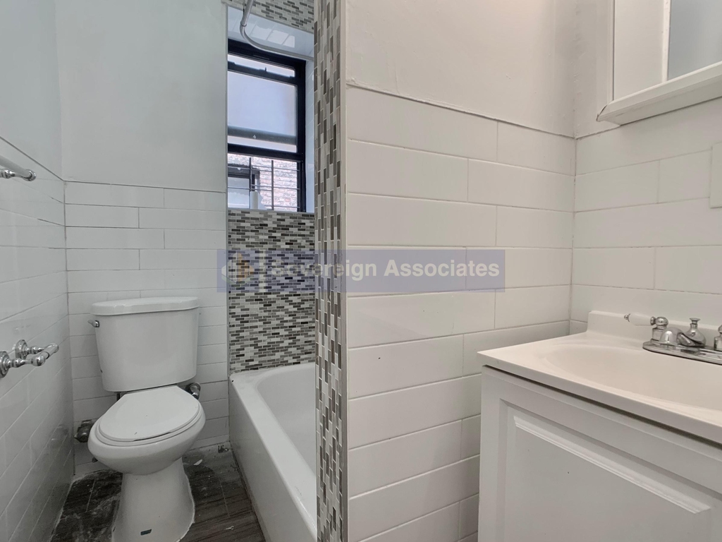 87 Post Avenue - Photo 8