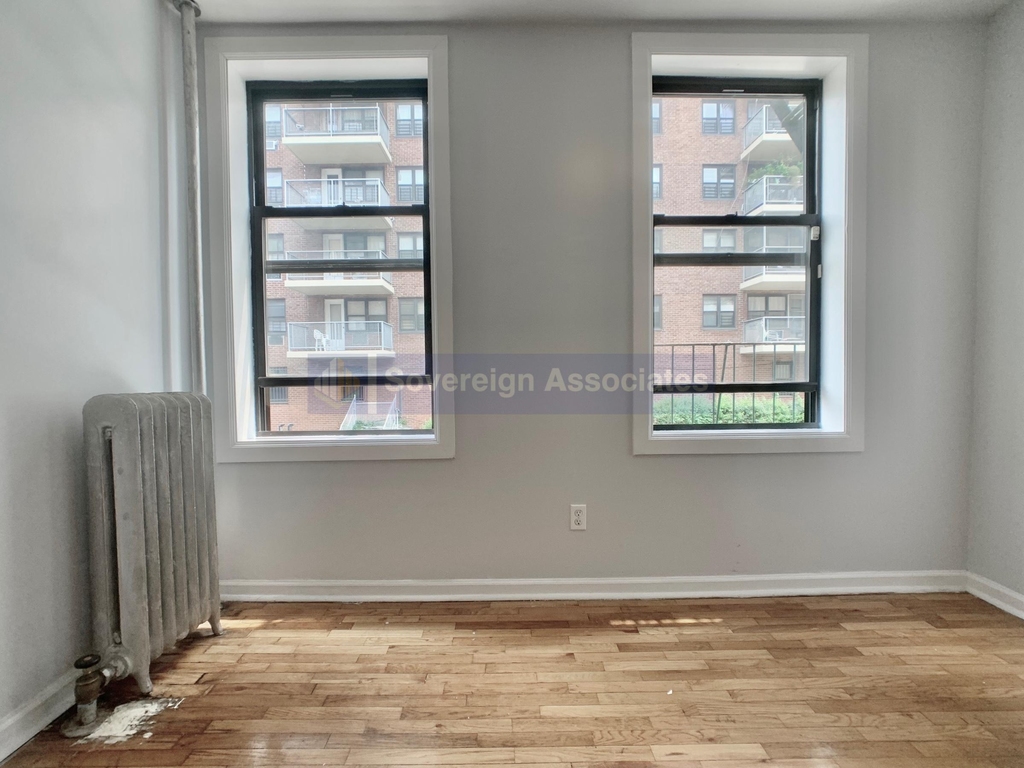 87 Post Avenue - Photo 4