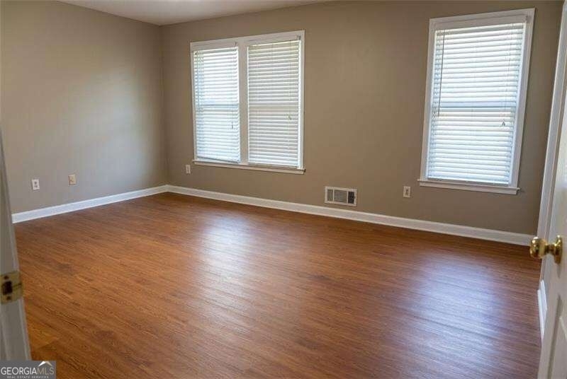 6106 Queen Anne Court - Photo 11