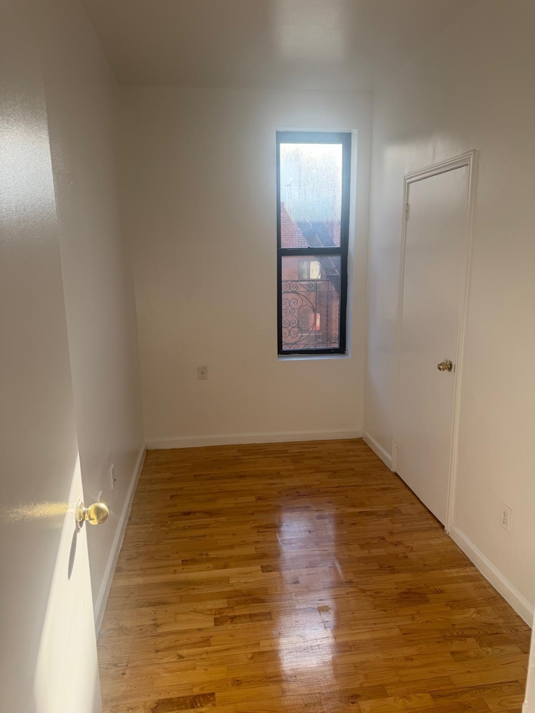 West 161st Street - Photo 7