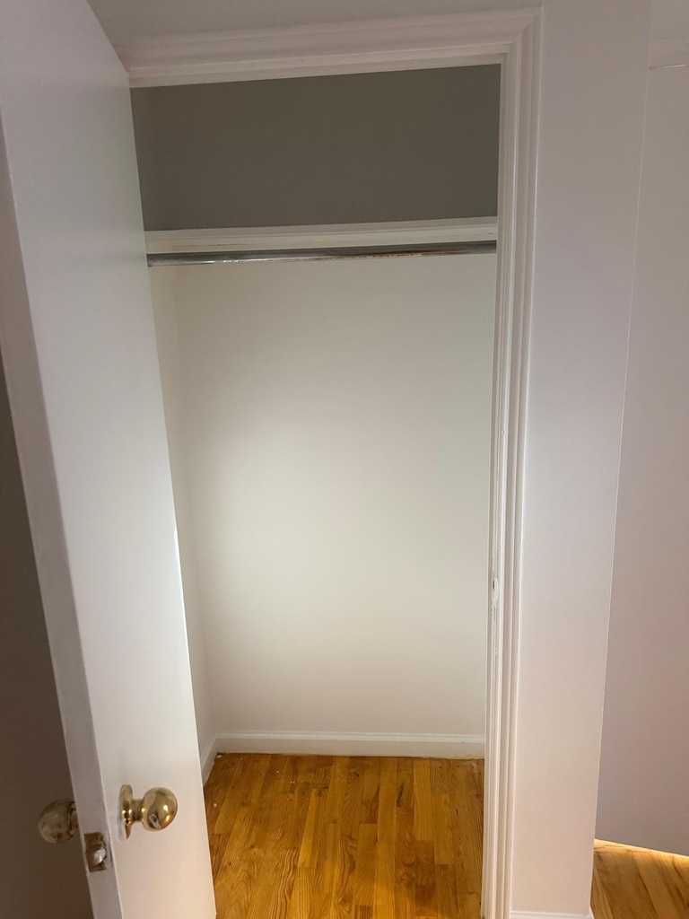 West 161st Street - Photo 6