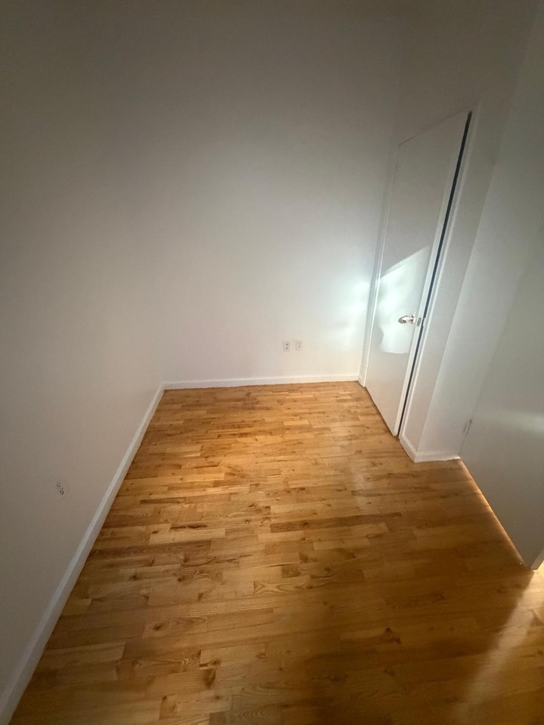 West 161st Street - Photo 5