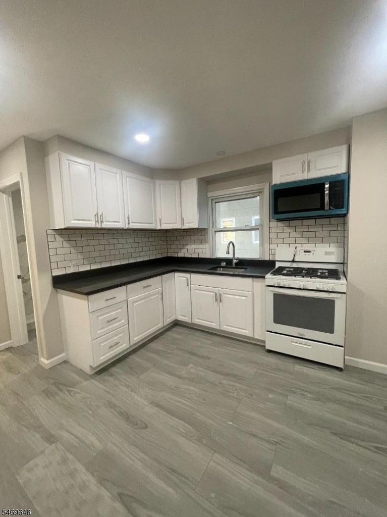 241 North Ave - Photo 1