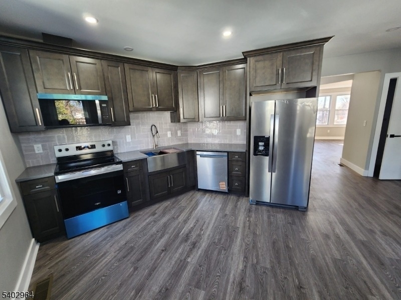93 Hughes St - Photo 3