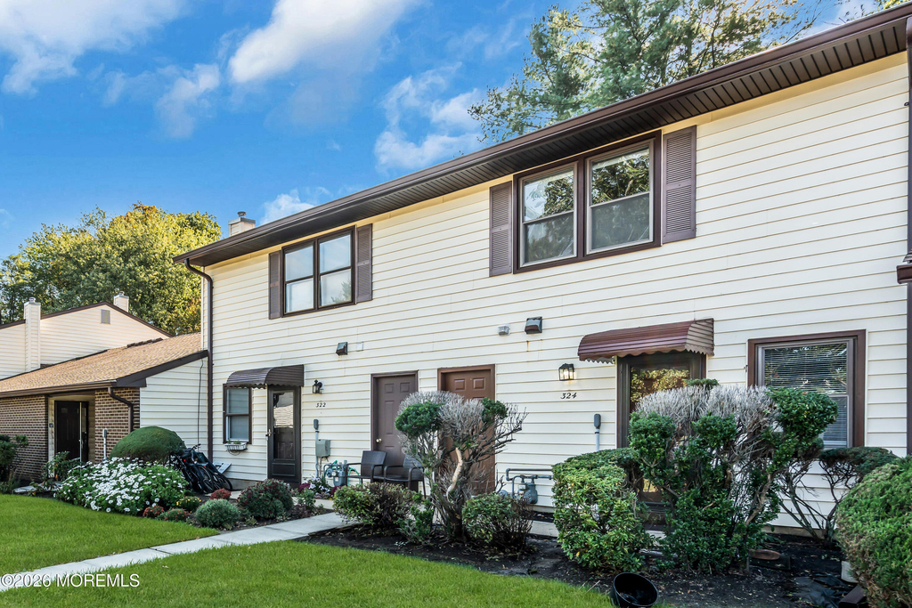 324 Crawford Street - Photo 2