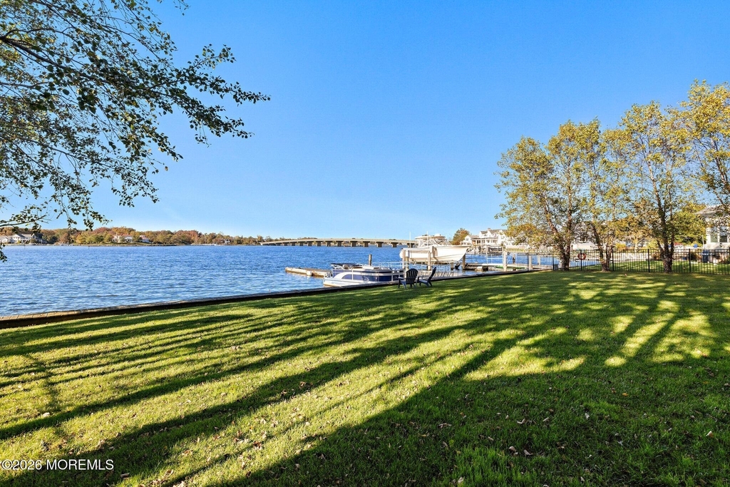 443 Driveway - Photo 43