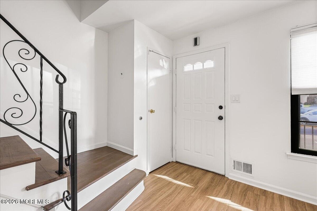114 Village Green Way - Photo 6