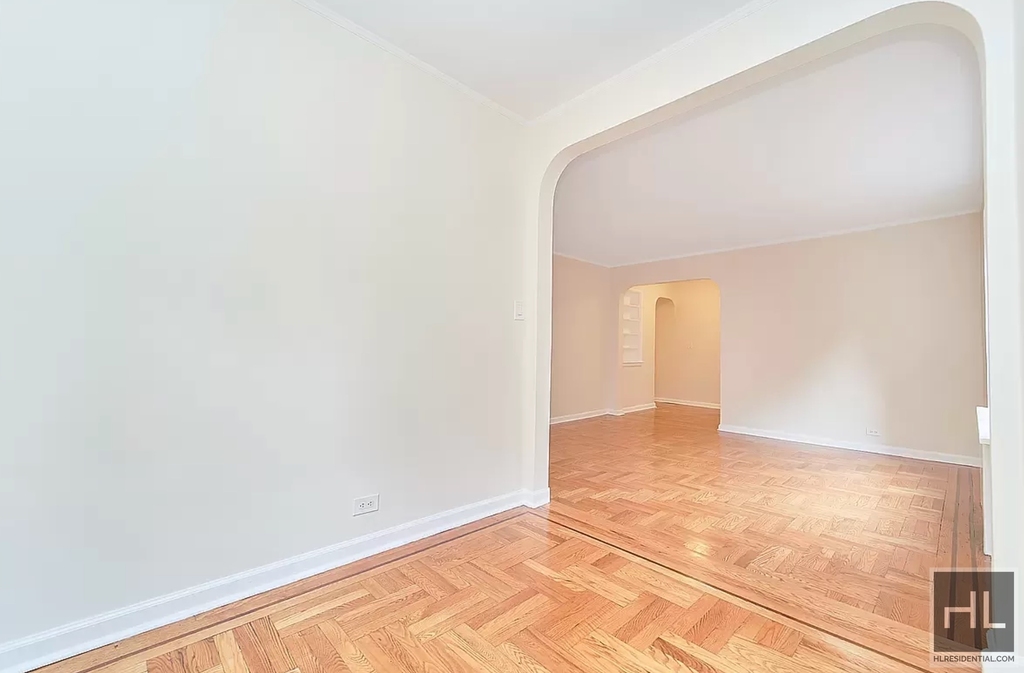 East 24 Street - Photo 2