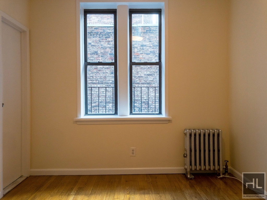 West 45 Street - Photo 1