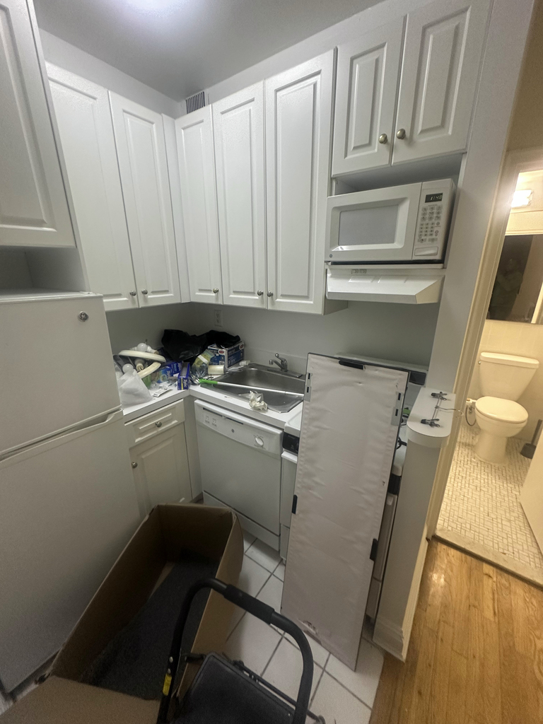 417 West 56th Street - Photo 3