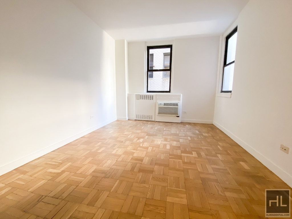 East 79th Street - Photo 5