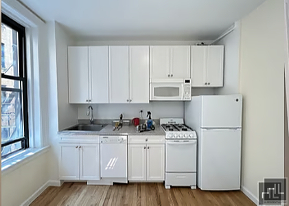 West 45 Street - Photo 2