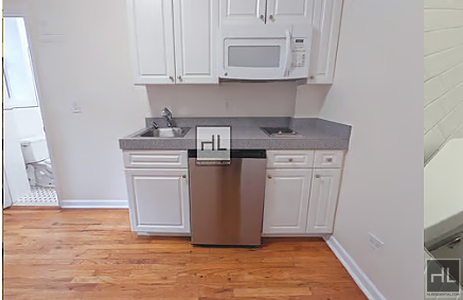 West 45 Street - Photo 3