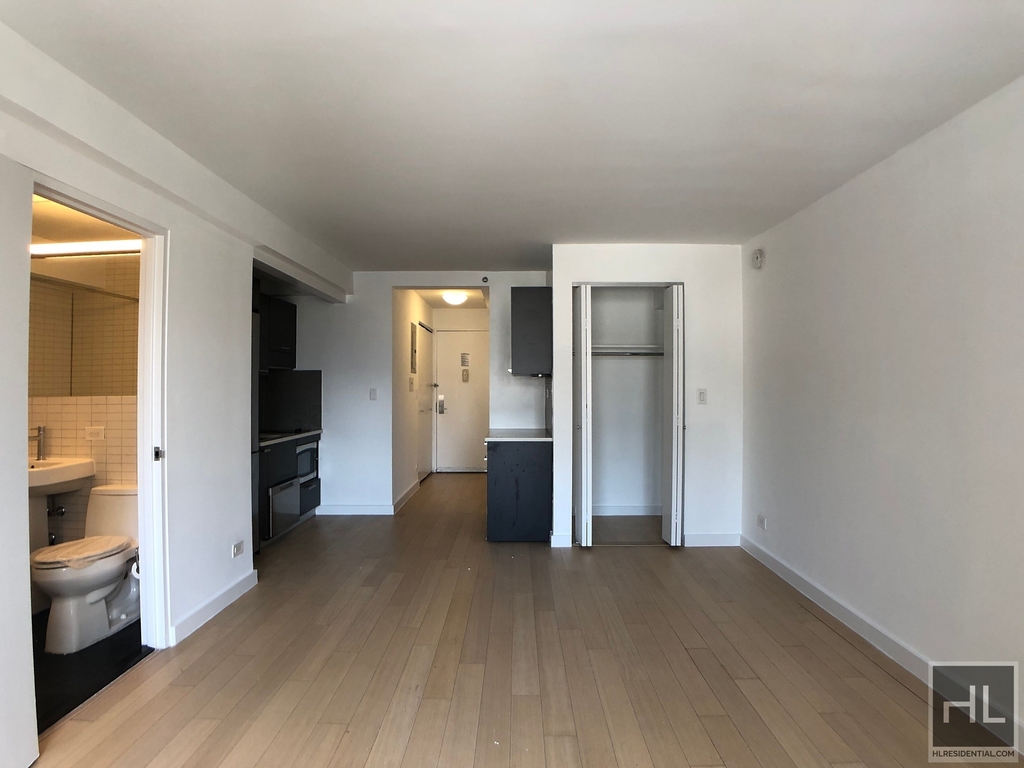 East 39th Street - Photo 1