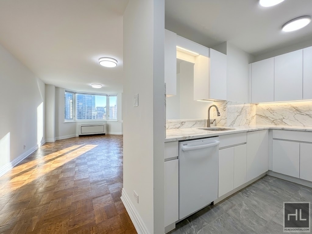 East 71st Street - Photo 0