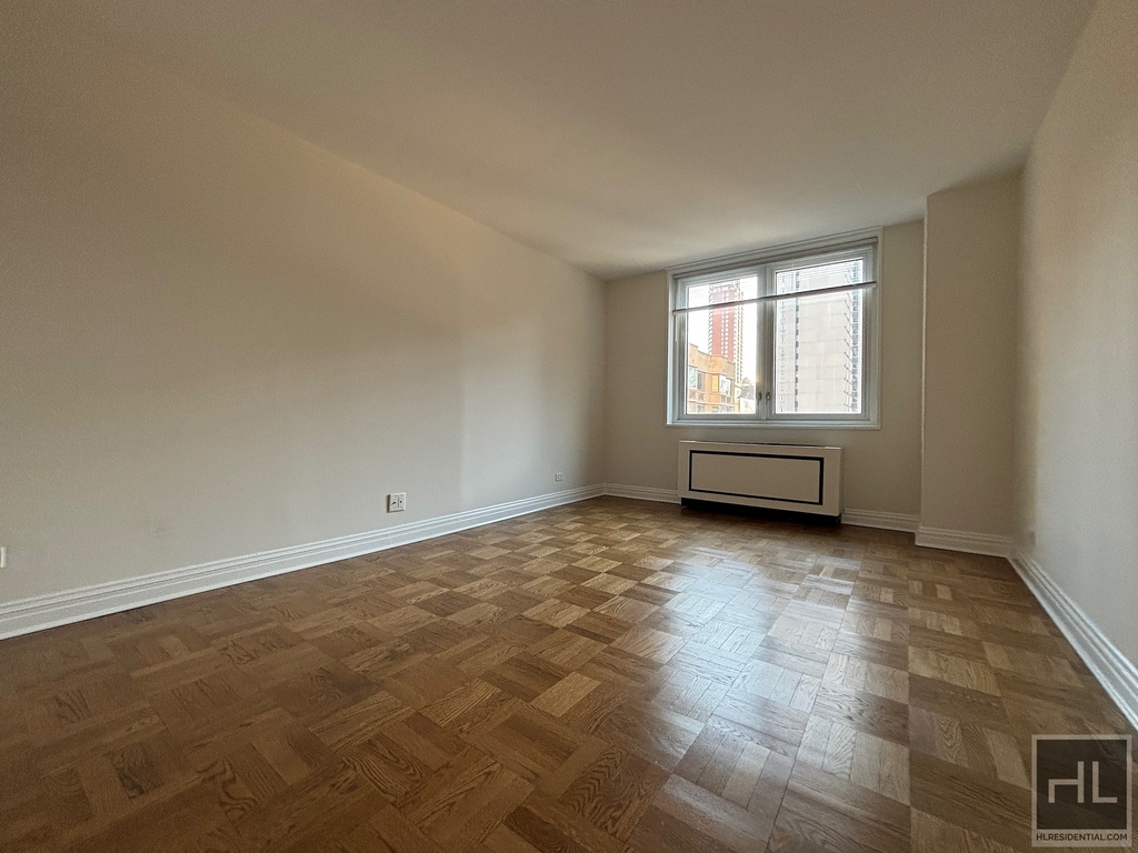 East 71st Street - Photo 7
