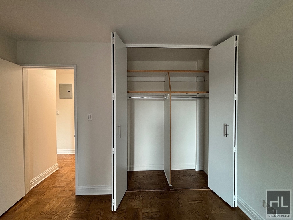 East 71st Street - Photo 8