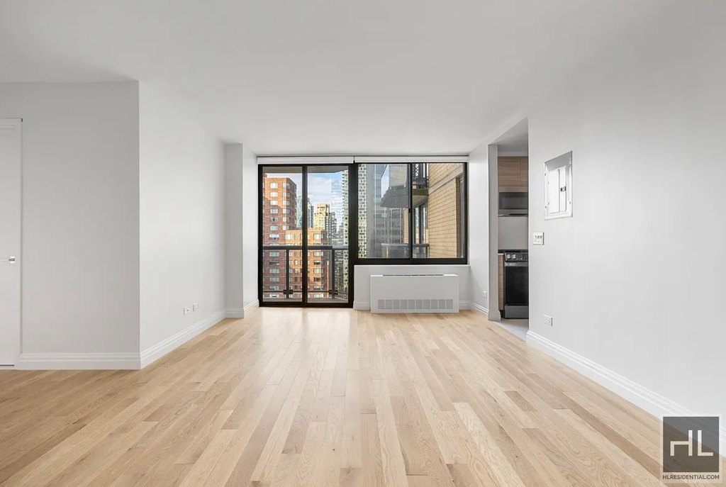 West 48th Street - Photo 0