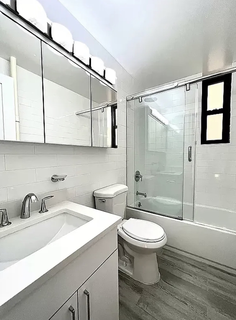 West 68 Street - Photo 5