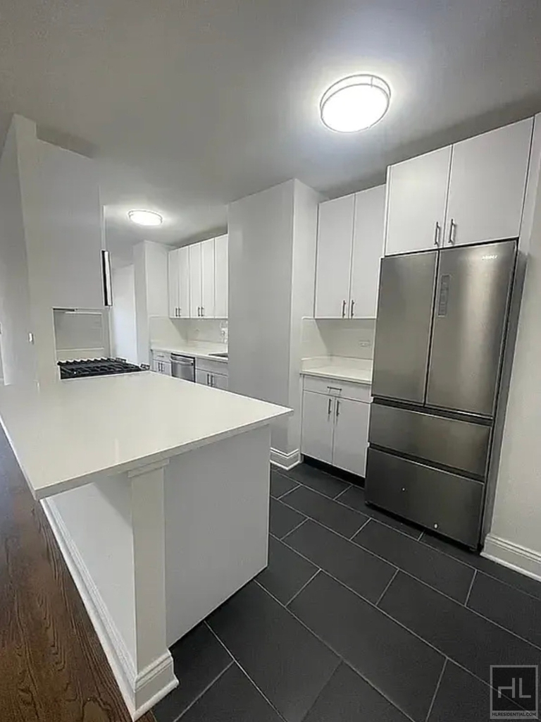 E 89 St - Photo 1