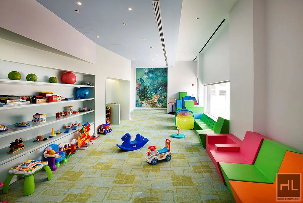 West 67th Street - Photo 7