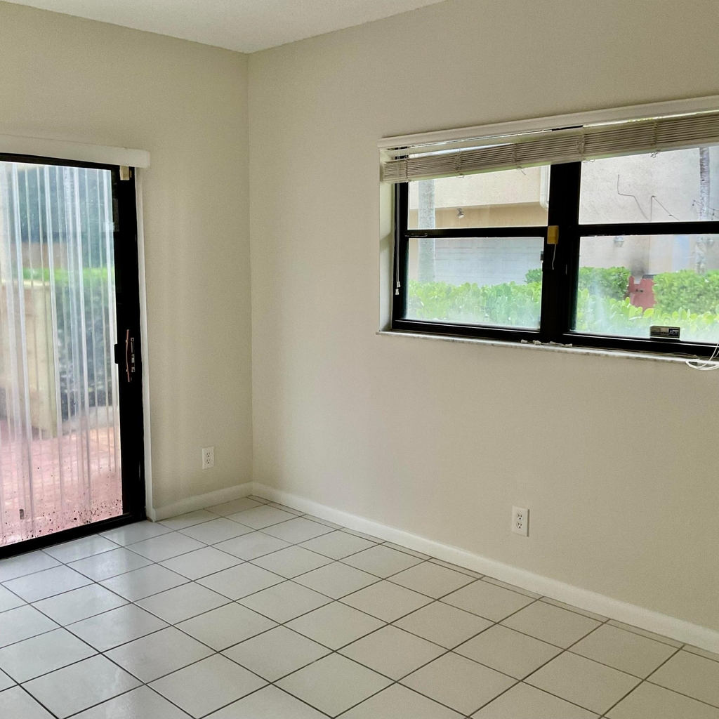 810 Park Place - Photo 11