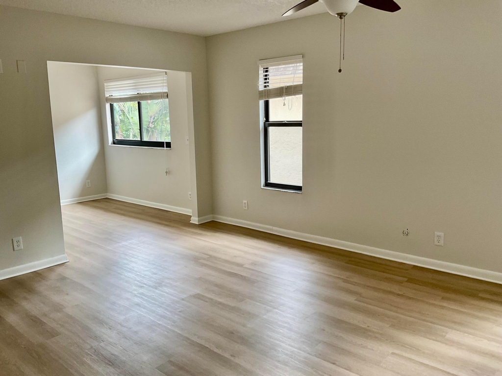 810 Park Place - Photo 14