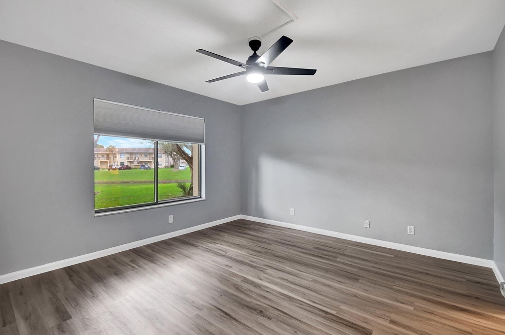 6660 Somerset Drive - Photo 13