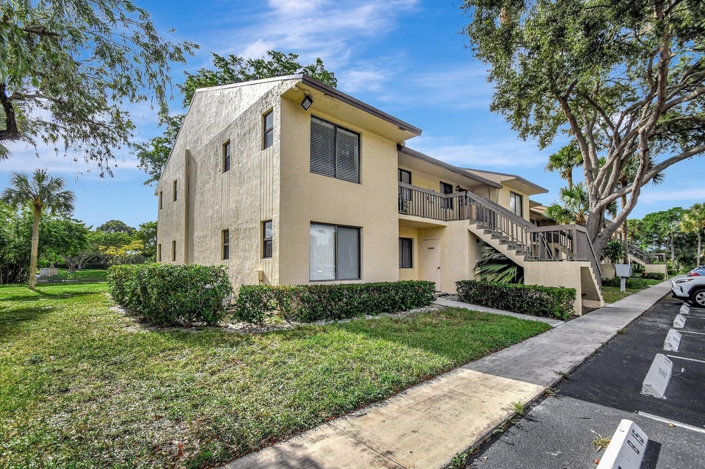 6660 Somerset Drive - Photo 0