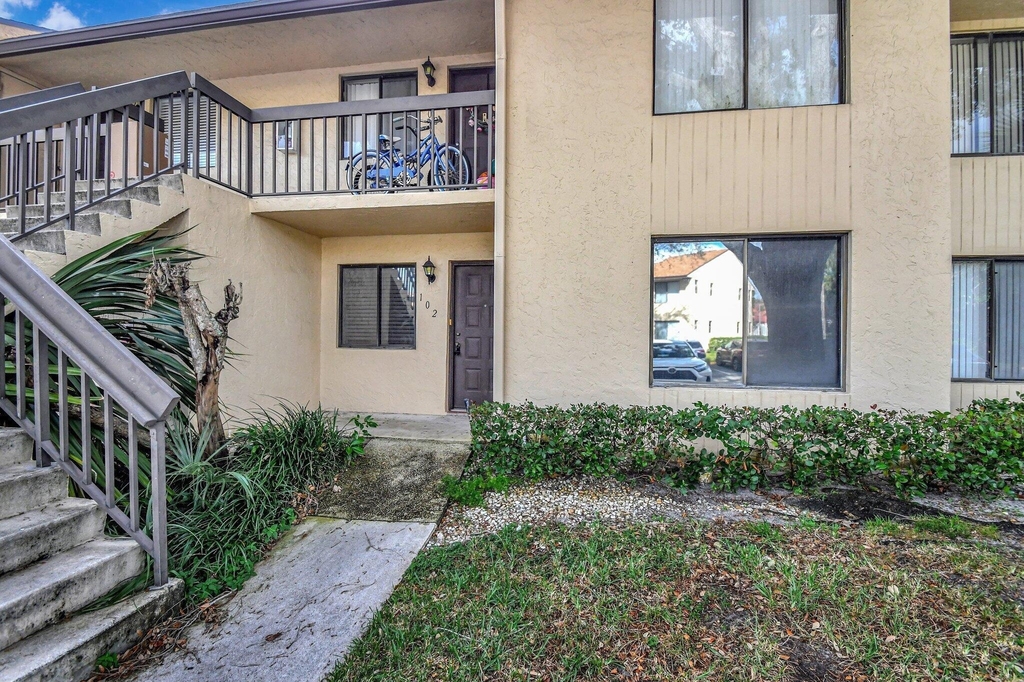 6660 Somerset Drive - Photo 1