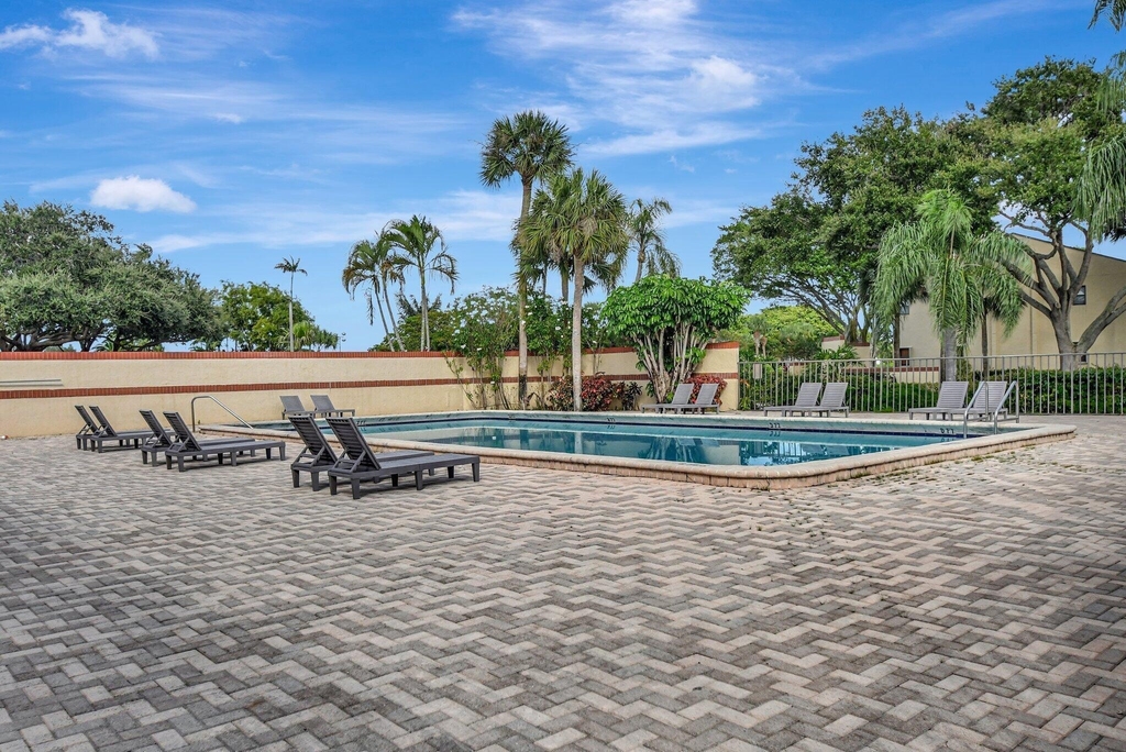 6660 Somerset Drive - Photo 26